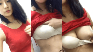 Em gái áo đỏ show hàng