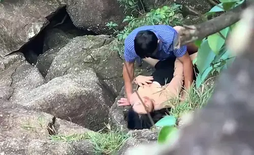 Đi du lịch với công ty mà em đồng nghiệp lén lút chịch bên bờ suối - fbfdazgn.sbs