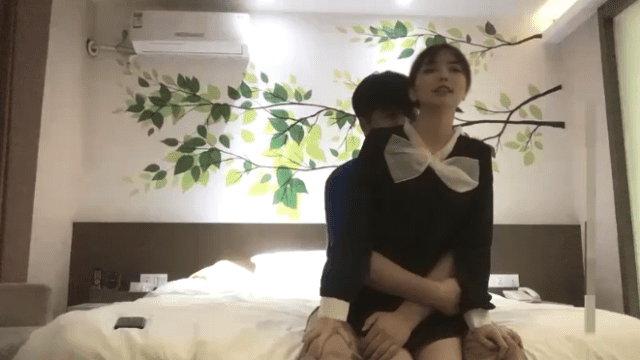 Một cô bé dễ thương với phong cách preppy - fbfdazgn.sbs